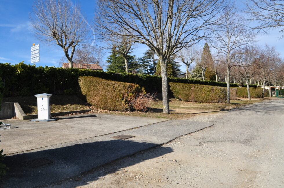 Aire de stationnement campingcar Mairie de VernouxenVivarais